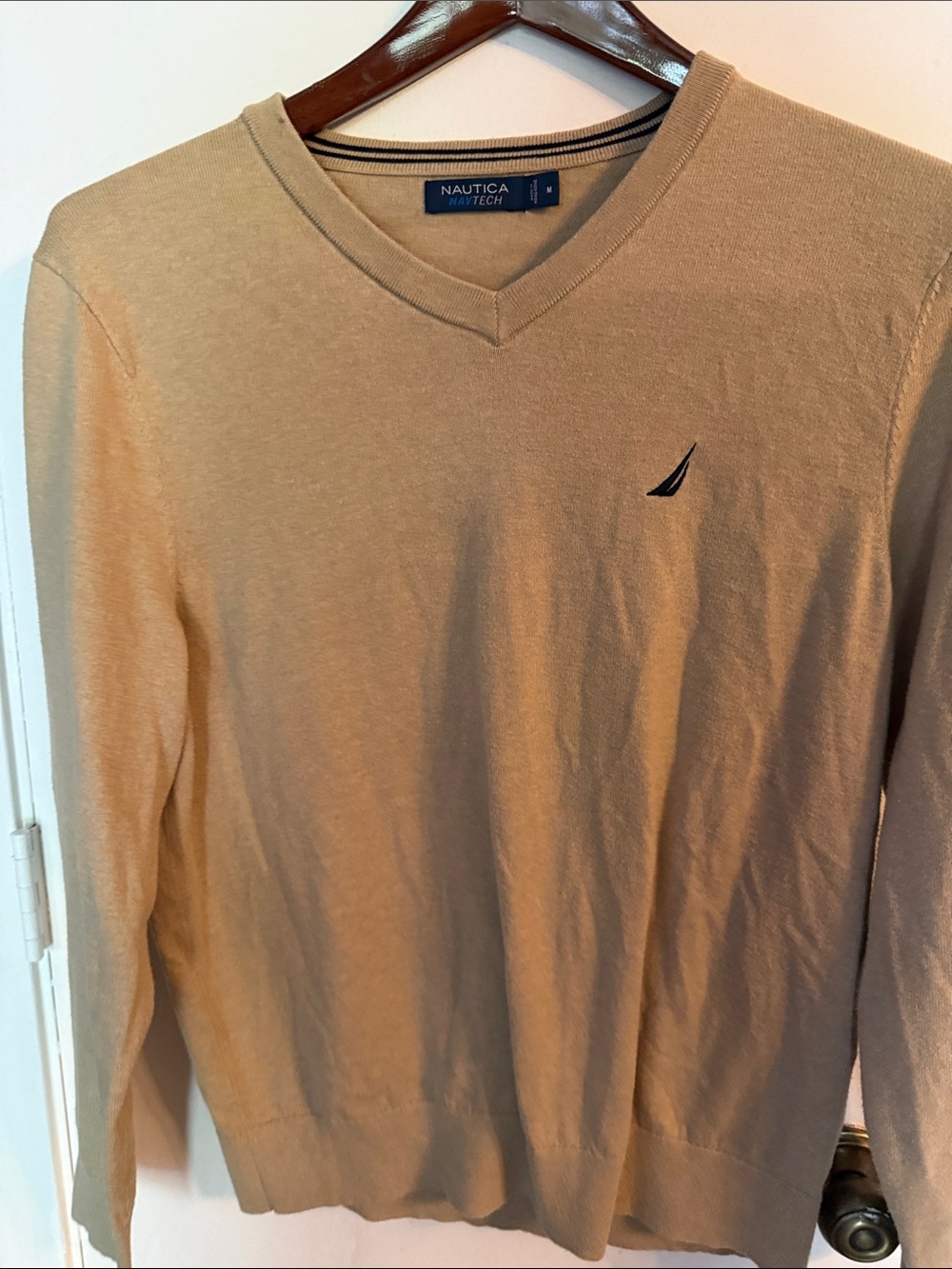 Nautica Men’s V-Neck Sweater in Beige with Navy Logo